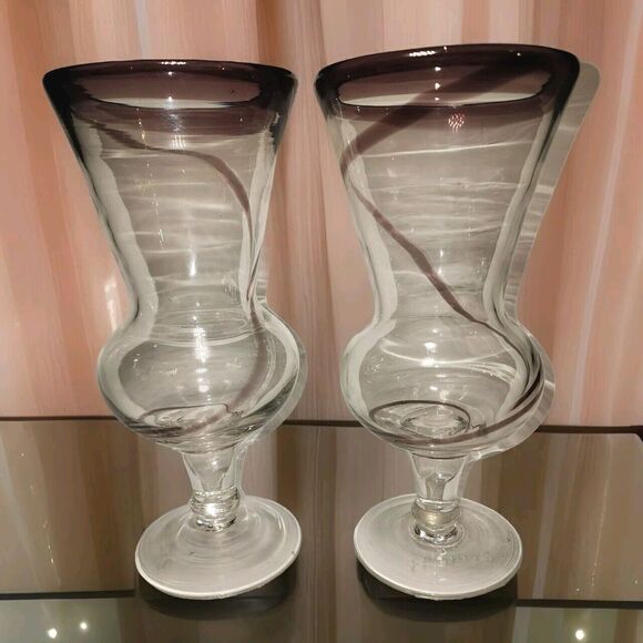 Set of 2 TGI Friday’s Hand Blown Large Hurricane/Daiquiri Red Swirl Glas… - Picture 1 of 16
